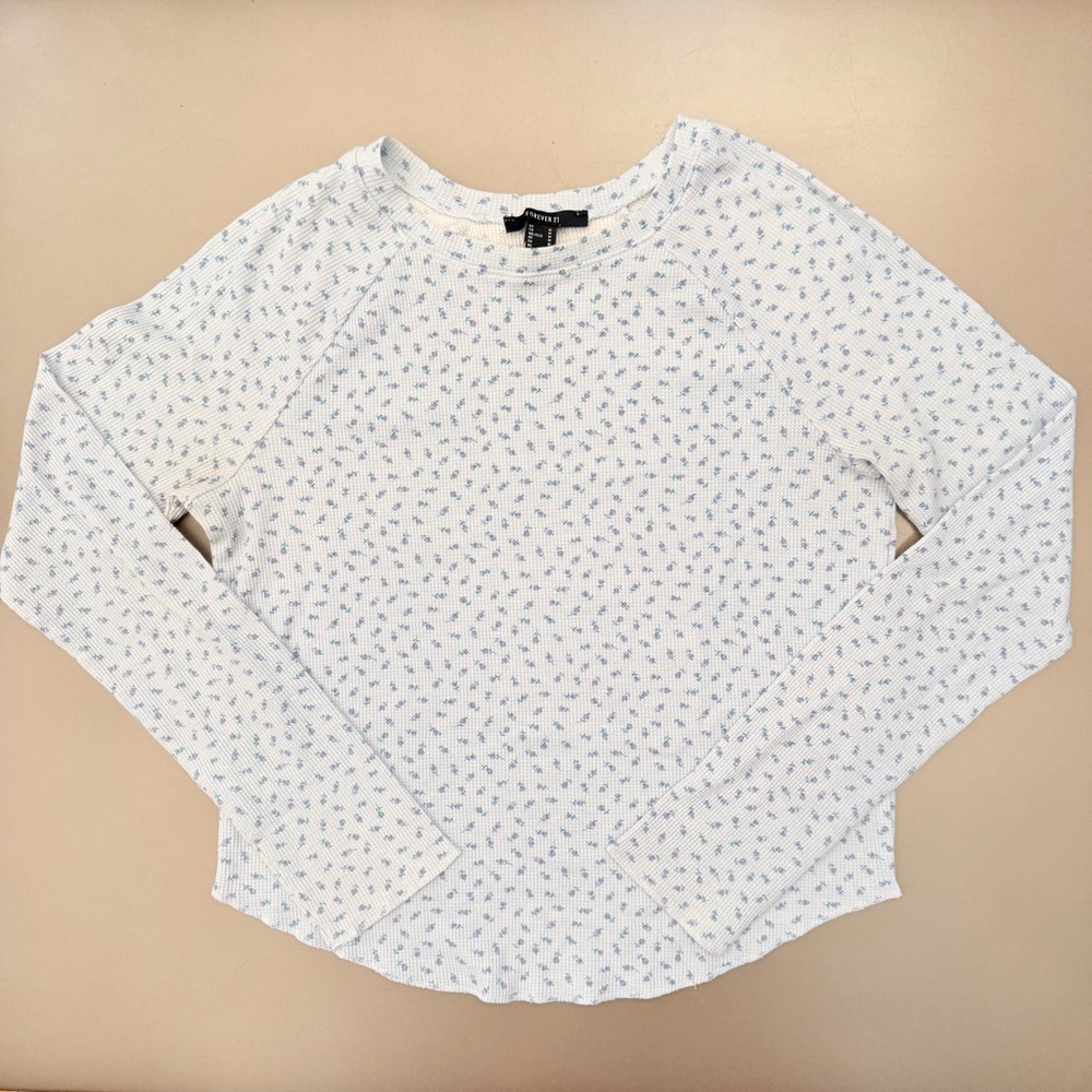 3/$10 🛒🛍️ Forever 21 Light Blue Floral Print Long Sleeve Top - Size Medium
